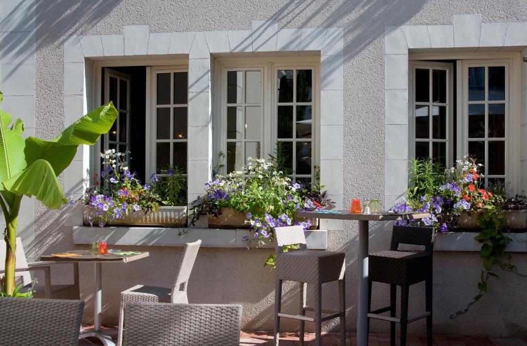 Logis Hotels Restaurant Le Relais Шенонсо Экстерьер фото